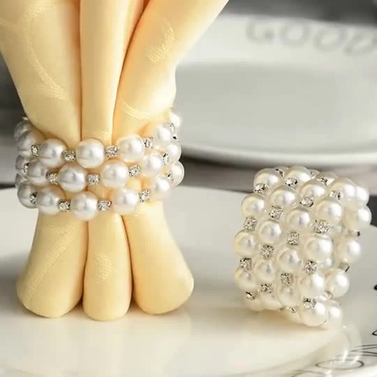 Anel de guardanapo feito à mão branco com miçangas em forma de pérola para decoração de casamento em casa, uso diário