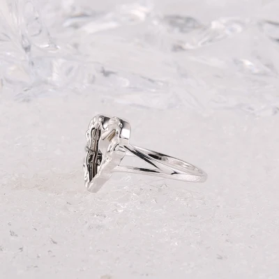 Atacado de fábrica de joias finas de moda 925 prata esterlina na moda 2023 feminino formato de coração anel de luxo banhado a ródio